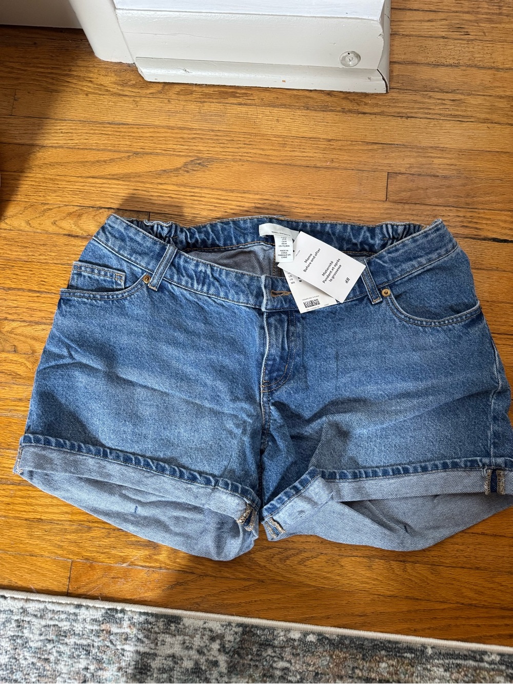 H&M Mama Before and After Maternity Shorts